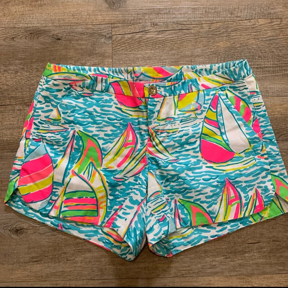 Lilly Pulitzer print: you gotta regatta shorts